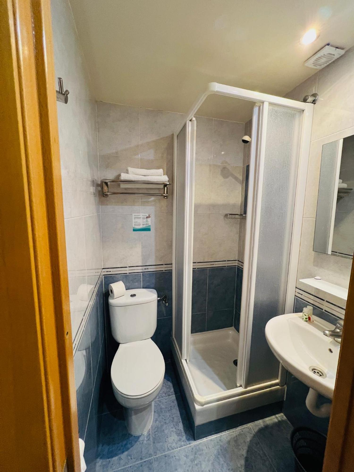 Casa de hóspedes Ciudad Condal - Paseo De Gracia 3*