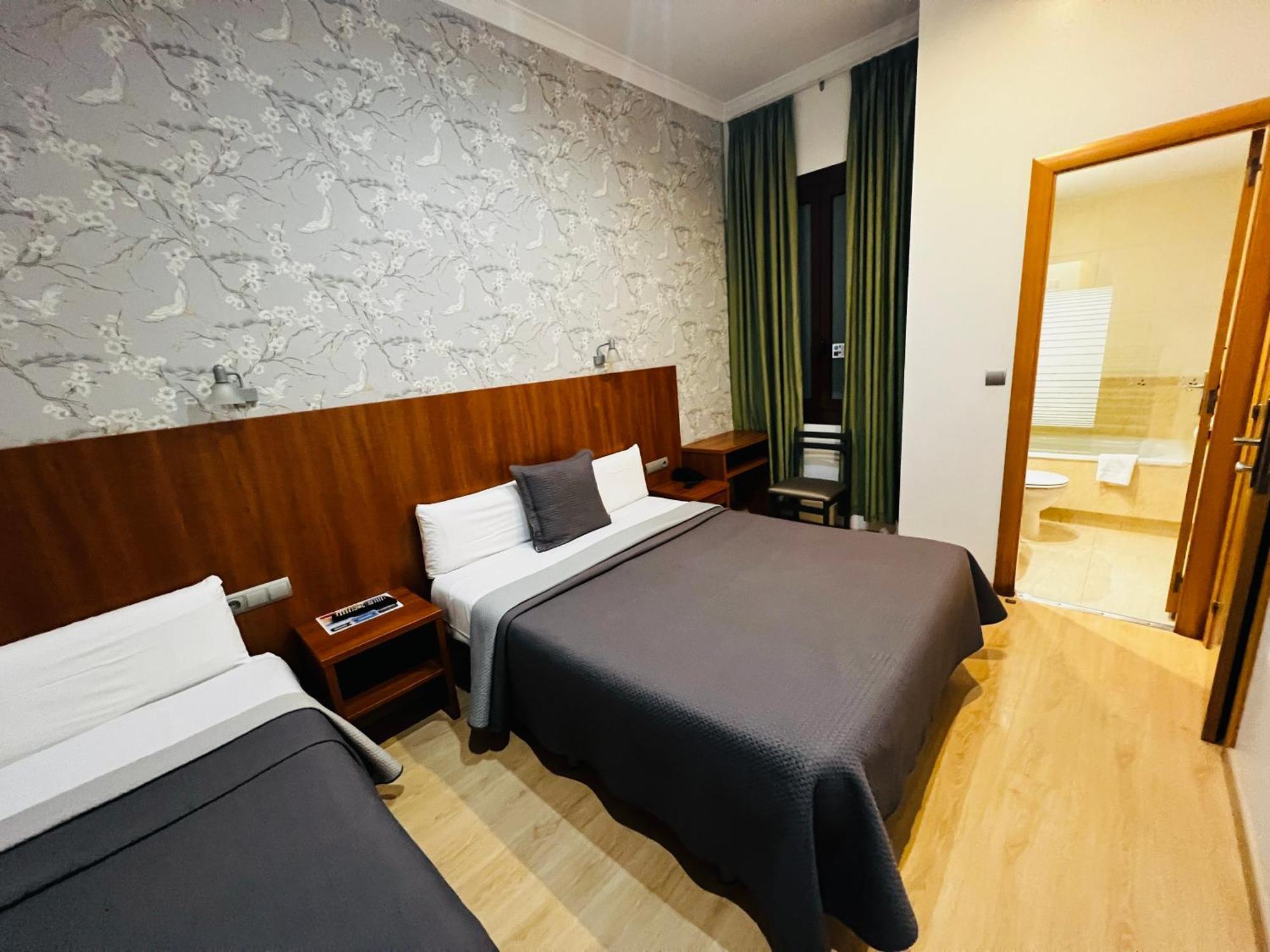 Casa de hóspedes Ciudad Condal - Paseo De Gracia 3*