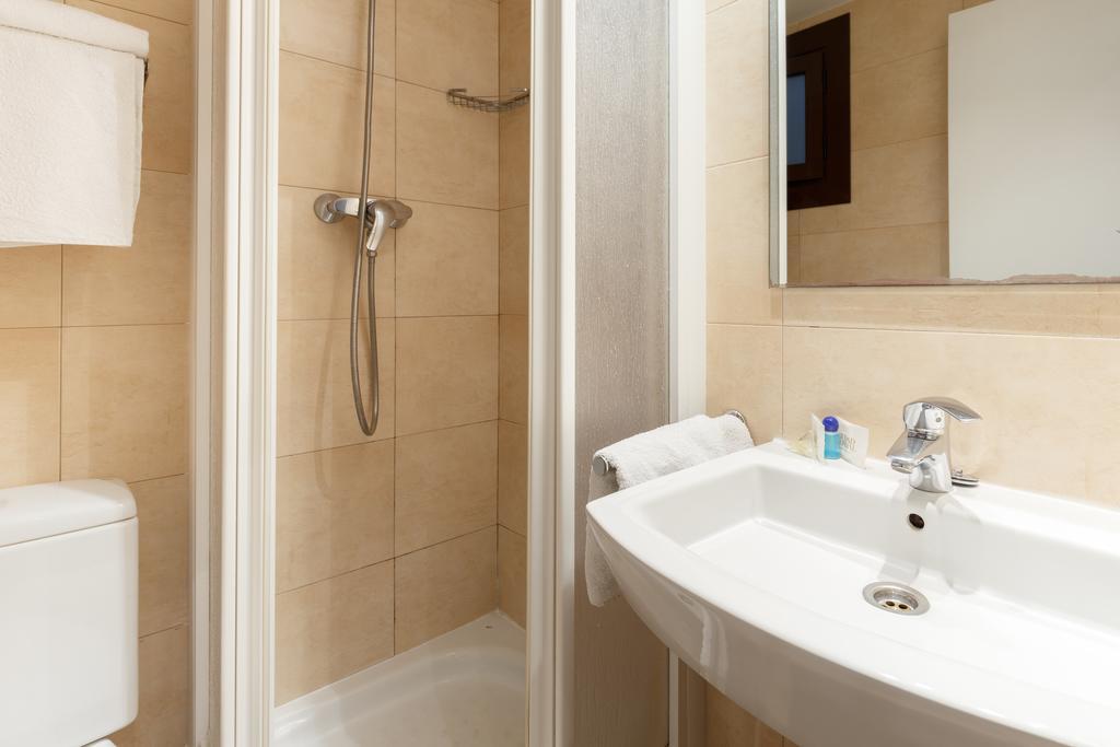 Casa de hóspedes Ciudad Condal - Paseo De Gracia 3*
