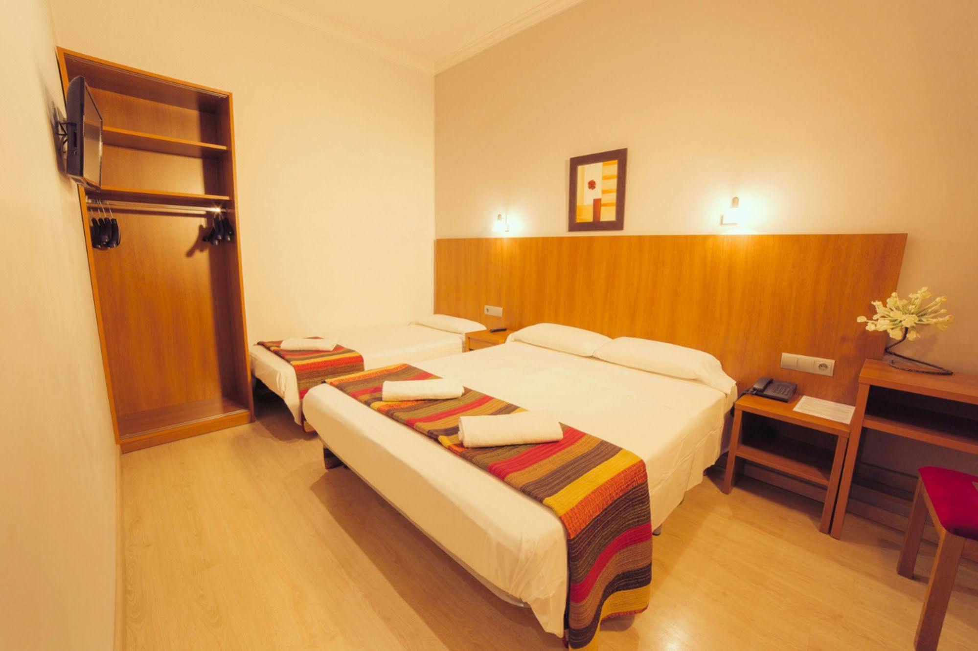 Casa de hóspedes Ciudad Condal - Paseo De Gracia 3*